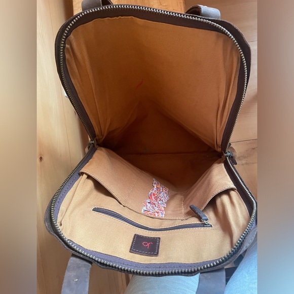 Unique rare find Jo Handbag clamshell style - Picture 4 of 10